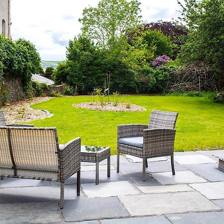 Bed and Breakfast Dingle Garden Townhouse Екстер'єр фото The garden of the house