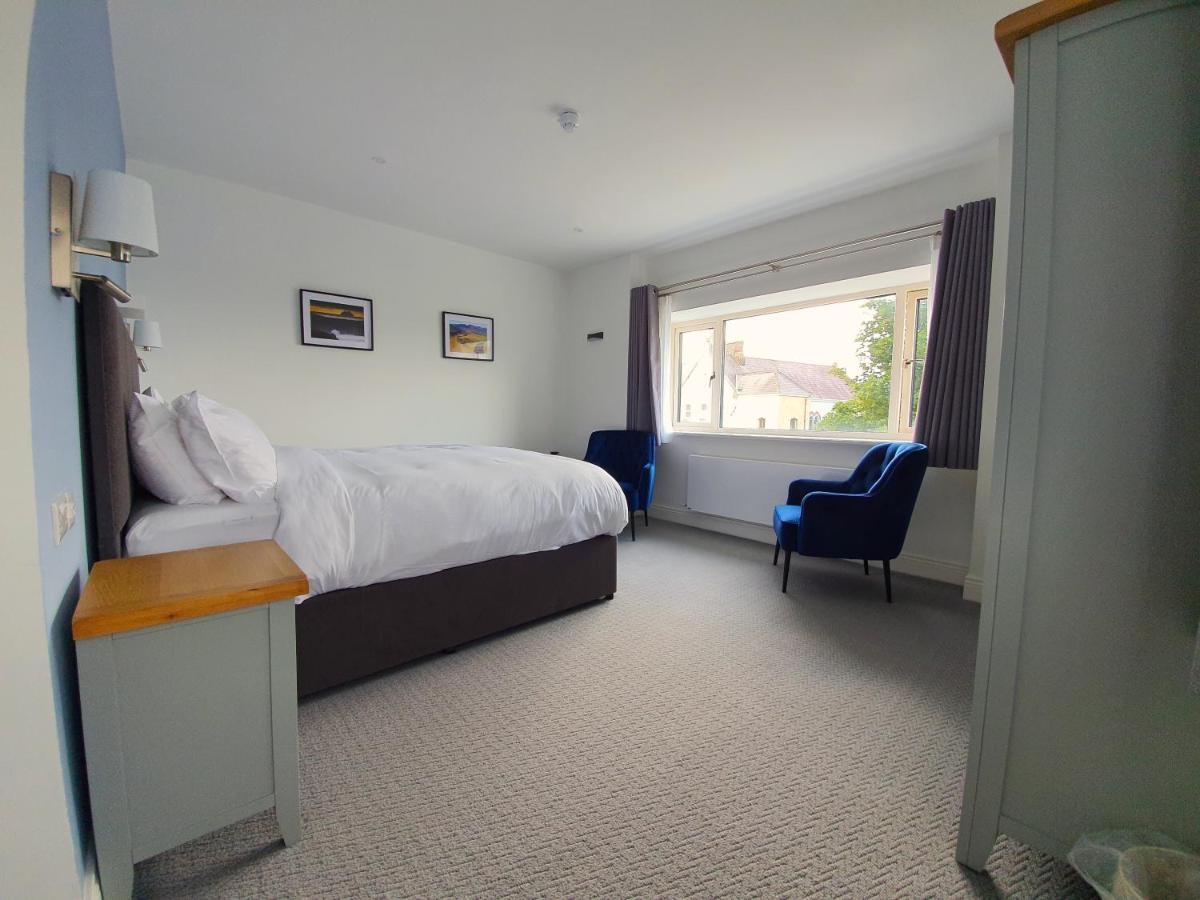 Bed and Breakfast Dingle Garden Townhouse Екстер'єр фото A bedroom at the hotel