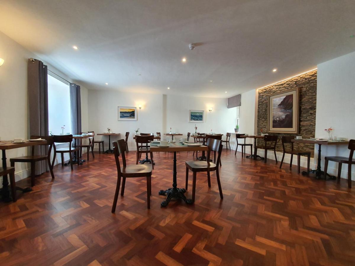 Bed and Breakfast Dingle Garden Townhouse Екстер'єр фото The dining room at the Old Post Office