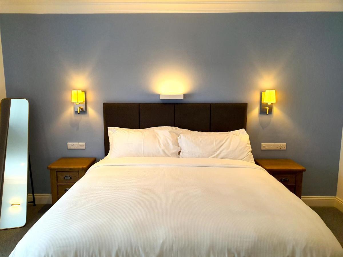 Bed and Breakfast Dingle Garden Townhouse Екстер'єр фото A bedroom at the hotel