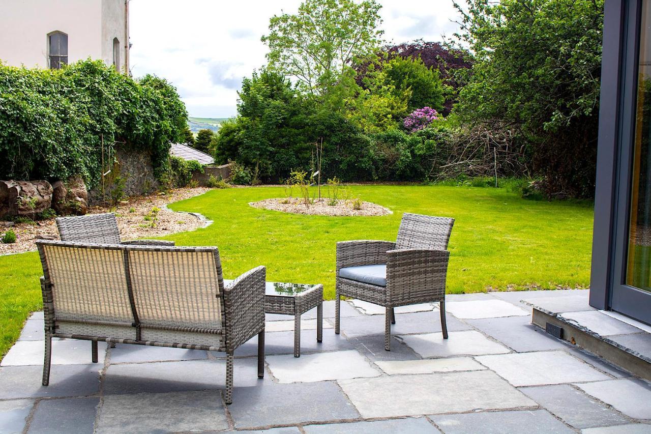 Bed and Breakfast Dingle Garden Townhouse Екстер'єр фото The garden of the house