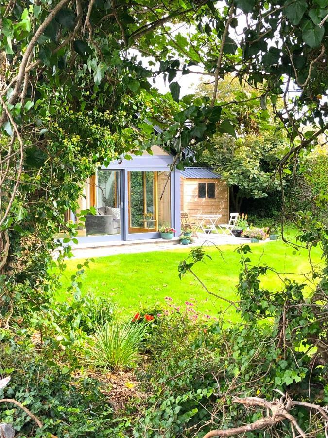Bed and Breakfast Dingle Garden Townhouse Екстер'єр фото Garden room